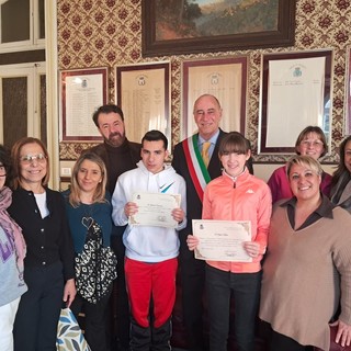 Un impegno nel volontariato a supporto delle persone più fragili: il Comune di Alassio premia la giovane Sofia