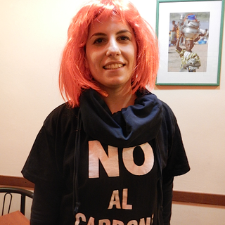 Ilaria, in chemioterapia a 27 anni. L'assessore Piredda intanto pensa alle parrucche per i malati di cancro e il suo cesntrosinistra vuole il carbon€. Qui.