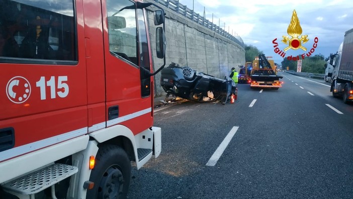 Incidente in A10 tra Voltri e Prà, stazionarie le condizioni della 44enne di Borgio Verezzi Incidente in A10 tra Voltri e Prà, stazionarie le condizioni della 44enne di Borgio Verezzi