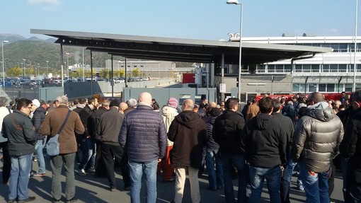 Piaggio Aerospace, Paita, De Vincenzi e Lunardon: "Grave decisione dell'azienda di avviare procedure di licenziamento" Piaggio Aerospace, Paita, De Vincenzi e Lunardon: "Grave decisione dell'azienda di avviare procedure di licenziamento"