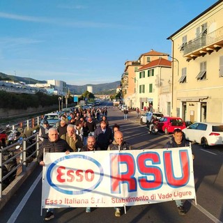 Esso, dopo lo sciopero tutto tace sul fronte aziendale. I sindacati: "Attendiamo convocazione del Ministero"