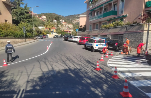 Alassio, rinnovo della segnaletica orizzontale: la prossima settimana partono i lavori Alassio, rinnovo della segnaletica orizzontale: la prossima settimana partono i lavori