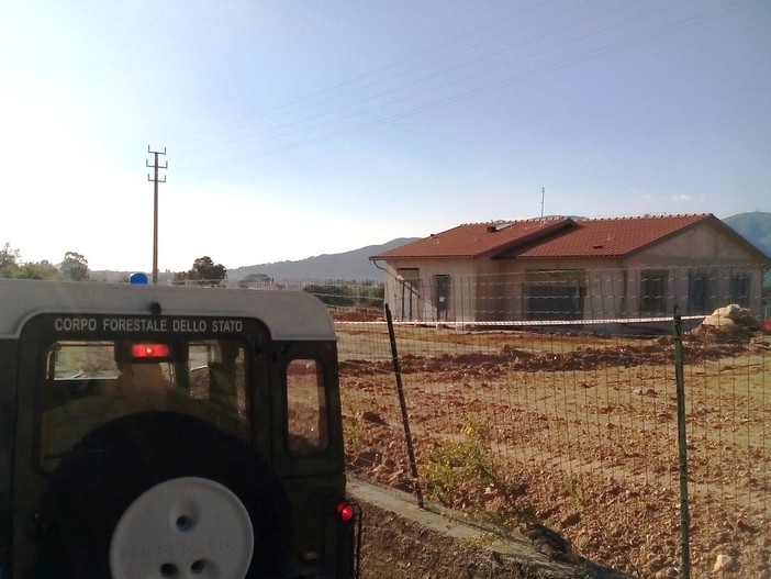 Attività edilizia illecita in Liguria: ad Albenga sequestrata dalla Forestale casa in zona agricola Attività edilizia illecita in Liguria: ad Albenga sequestrata dalla Forestale casa in zona agricola