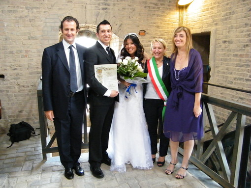 Matrimonio americano ad Albenga: Richard Garcia e Grace Moon, dalla California ad Albenga per sposarsi