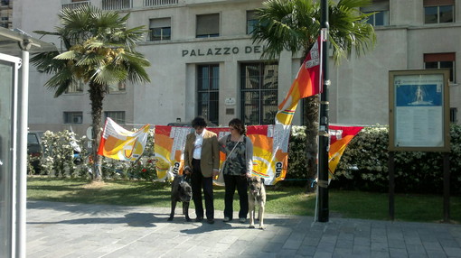 Buon 1° maggio, a chi non lavora e chi no (senza futuro prossimo, chiacchere o tessere in tasca) Buon 1° maggio, a chi non lavora e chi no (senza futuro prossimo, chiacchere o tessere in tasca)