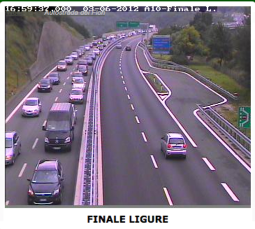 Ormai sembra una notizia - fotocopia: A10 > Tutti in coda da Pietra Ligure a Spotorno Ormai sembra una notizia - fotocopia: A10 > Tutti in coda da Pietra Ligure a Spotorno