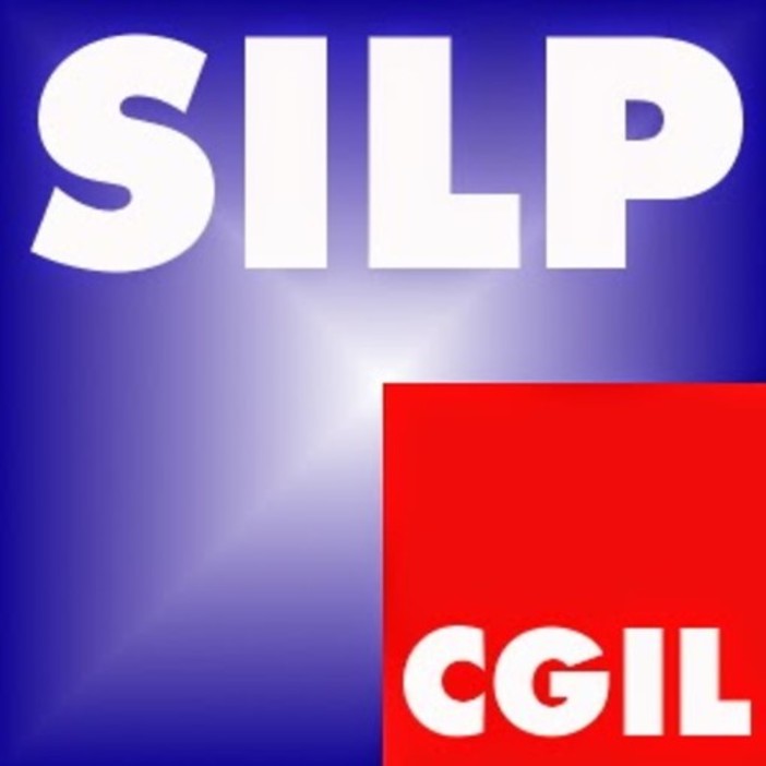 Chiusura presidi, Silp attacca: "La tecnologia non serve al cittadino se non ci sono poliziotti" Chiusura presidi, Silp attacca: "La tecnologia non serve al cittadino se non ci sono poliziotti"
