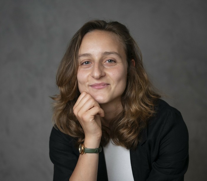 Ceriale incontra la scrittrice Andreea Simionel alla Biblioteca civica la presentazione del suo romanzo "La ragazza d'aria" Ceriale incontra la scrittrice Andreea Simionel alla Biblioteca civica la presentazione del suo romanzo "La ragazza d'aria"