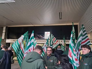 Le proteste durante il consiglio regionale sulla riforma sanitaria