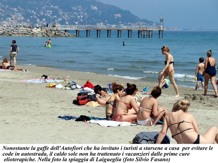 Sole, caldo, mare e i primi bagni in Riviera Sole, caldo, mare e i primi bagni in Riviera
