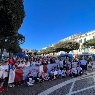 Anche le scuole di Pietra e Borgio alla "We run for women" per dire no alla violenza di genere (FOTO)