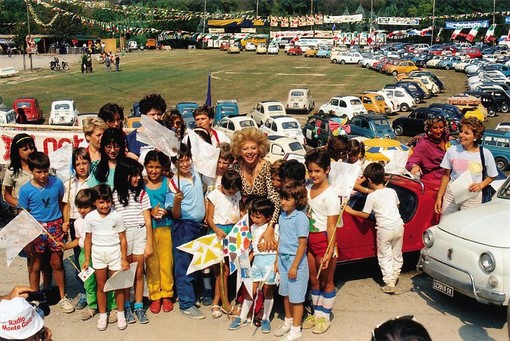 Il ponente savonese ricorda Sandra Milo. Quando la diva del cinema fu madrina delle 500 di Garlenda Il ponente savonese ricorda Sandra Milo. Quando la diva del cinema fu madrina delle 500 di Garlenda
