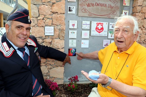 Albenga: monumento al volontariato, inaugurata la piastrella dell'associazione carabinieri (FOTO) Albenga: monumento al volontariato, inaugurata la piastrella dell'associazione carabinieri (FOTO)