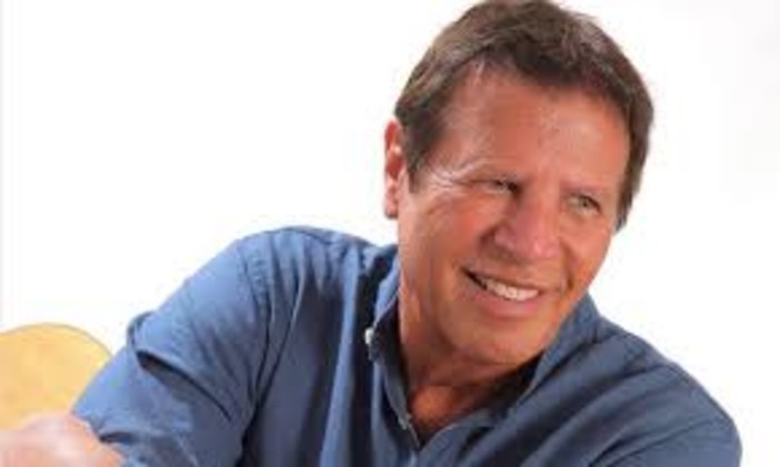 Sandro Giacobbe su Radio Onda Ligure 101: "Vi canto la 'mia' Genova insieme a Don Backy"