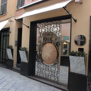 Spaccata dalla boutique "Spinnaker" di Alassio: portati via capi per 100mila euro