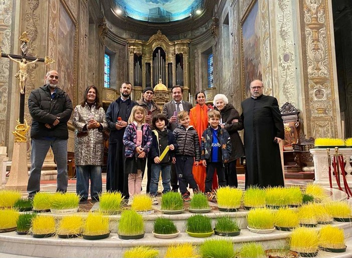 Savona, sulla cassa del Cristo Risorto il "grano della fraternità" degli alunni delle scuole (FOTO) Savona, sulla cassa del Cristo Risorto il "grano della fraternità" degli alunni delle scuole (FOTO)