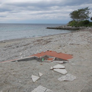 Si è conclusa l'operazione "spiagge e fondali puliti" 2012. Andate a dare un'occhiata alla spiaggia libera di Noli...