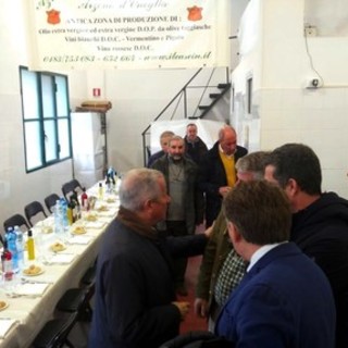 Ora è ufficiale, Claudio Scajola si candida a Sindaco di Imperia. L'annuncio durante il pranzo con i fedelissimi a Cesio