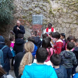 Savona, alle Fornaci torna la processione delle "cassette" del Lunedì Santo