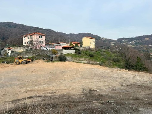 Stella, proseguono i lavori per la nuova piazzola per l'atterraggio notturno dell'elisoccorso (FOTO) Stella, proseguono i lavori per la nuova piazzola per l'atterraggio notturno dell'elisoccorso (FOTO)