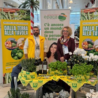 Dalla terra alla spiaggia: accordo tra Coldiretti Savona e Obiettivo Spiagge per portare i prodotti locali nei lidi Dalla terra alla spiaggia: accordo tra Coldiretti Savona e Obiettivo Spiagge per portare i prodotti locali nei lidi