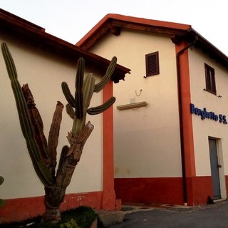 Nuovo orario dei treni, il comune di Borghetto protesta al fianco dei pendolari: "Soppresse alcune fermate"