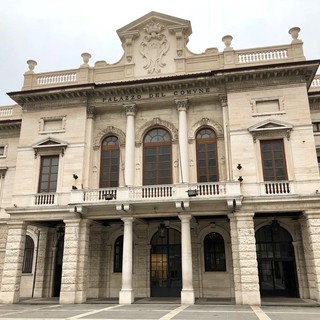 Savona, terminati i lavori sulla facciata del Comune (VIDEO)