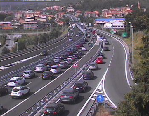 A6-A10, coda tra Altare e Savona