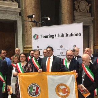 Castelvecchio di Rocca Barbena,Toirano e Sassello conquistano la bandiera arancione per il turismo