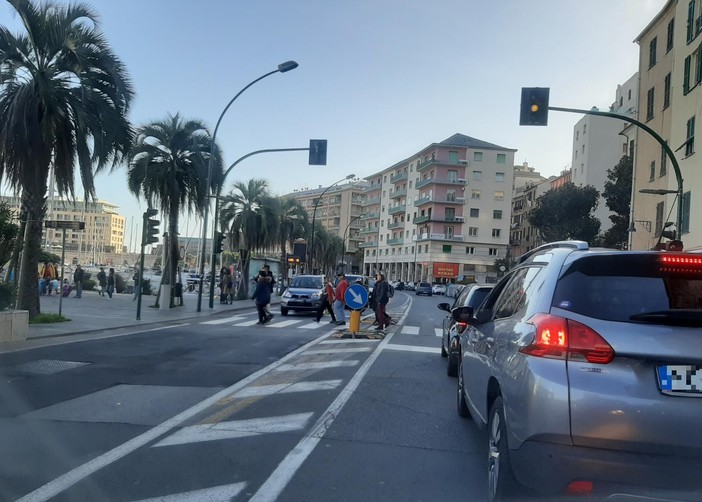 Il semaforo &quot;intelligente&quot; per i crocieristi a Savona non è ancora attivo (FOTO)