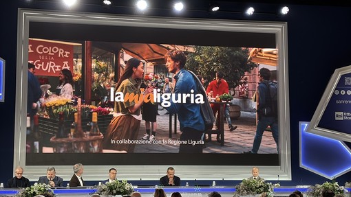 La Liguria come Notting Hill nello spot per il Festival di Sanremo 2025: “Scena iconica da Levante a Ponente”