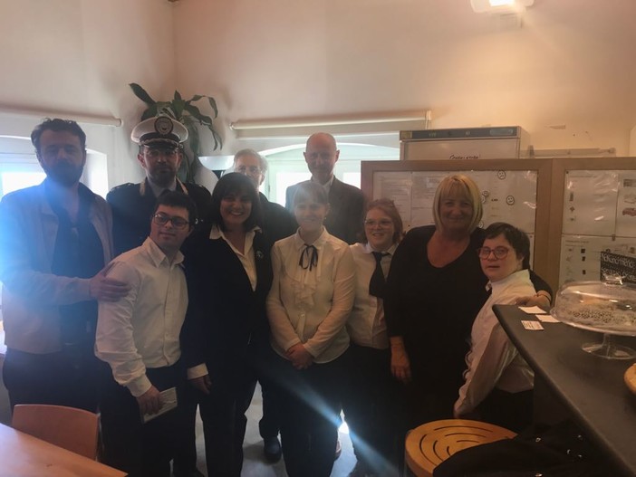 Sonia Viale visita il "social bar" di Alassio Sonia Viale visita il "social bar" di Alassio