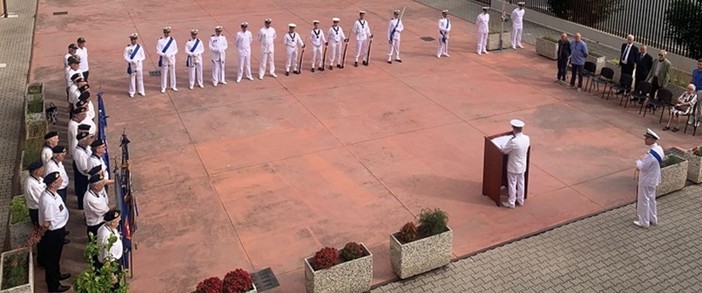 Savona, la Capitaneria di Porto-Guardia Costiera celebra la Giornata della Marina Militare (FOTO)