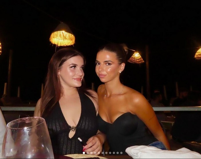 “Ti sento in ogni gesto e in ogni filo di vento”: il dolore di Emma per  Sofia morta nell'incidente a Ceriale