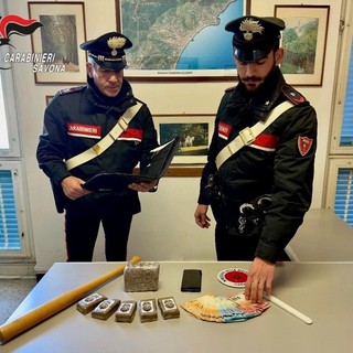 Spaccio di sostanze stupefacenti, i Carabinieri di Cisano e Alassio arrestano due persone: sequestrato 1 kg di hashish Spaccio di sostanze stupefacenti, i Carabinieri di Cisano e Alassio arrestano due persone: sequestrato 1 kg di hashish