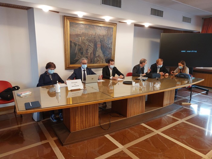 Schneider di Bragno a Semar, vertice all’Unione Industriali. I sindacati: "Cercano un sito in affitto non di proprietà, i tempi incerti ci lasciano preoccupati" Schneider di Bragno a Semar, vertice all’Unione Industriali. I sindacati: "Cercano un sito in affitto non di proprietà, i tempi incerti ci lasciano preoccupati"