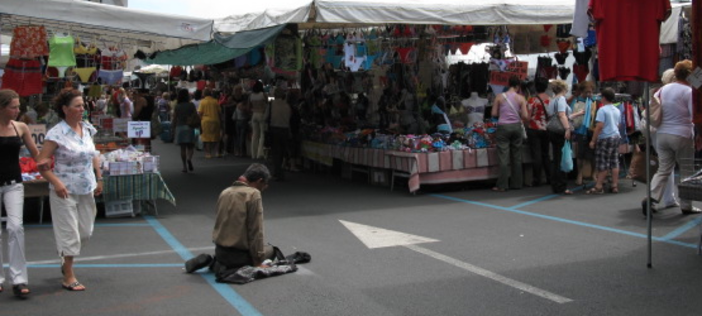 Albenga, mercoledì giorno di mercato e di elemosine Albenga, mercoledì giorno di mercato e di elemosine