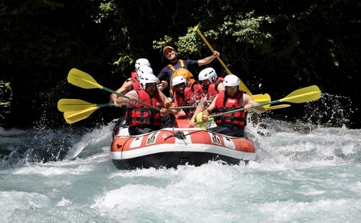 Non una semplice discesa: allo Stura River Village il rafting diventa una giornata di emozioni nella natura Non una semplice discesa: allo Stura River Village il rafting diventa una giornata di emozioni nella natura