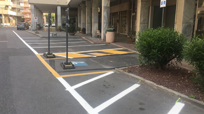 Andora, nuova segnaletica orizzontale in via Caboto Andora, nuova segnaletica orizzontale in via Caboto