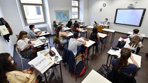 Scuola e Covid, il pediatra Ferrando: "Le classi sono il luogo più sicuro"