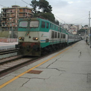 Il PCI: "Personale addetto a pulizia treni liguri non percepisce lo stipendio da settembre"