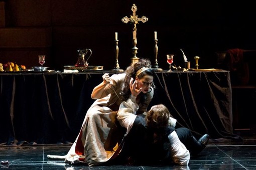 Savona, ira, potere, menzogna e gelosia: la Tosca al Priamar