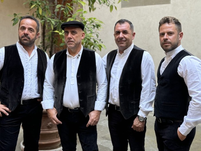 A Noli il concerto dei Cuncordu e Tenore de Orosei: il fascino millenario dei canti sardi A Noli il concerto dei Cuncordu e Tenore de Orosei: il fascino millenario dei canti sardi