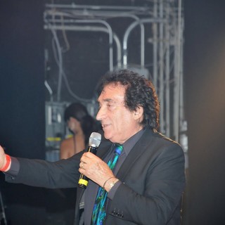 Ad Alassio sul palco il grande Tony Dallara