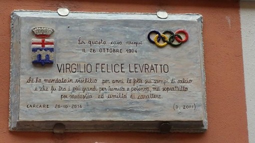 A Carcare inaugurata una targa in ricordo dello "sfondareti" Felice Levratto A Carcare inaugurata una targa in ricordo dello "sfondareti" Felice Levratto