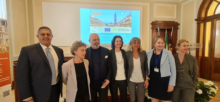 Europa, Toti: "Senza l'Unione saremmo tutti più soli e in pericolo" Europa, Toti: "Senza l'Unione saremmo tutti più soli e in pericolo"