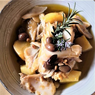 A cena con le erbe aromatiche e il Pigato al Tempo Stretto di Albenga A cena con le erbe aromatiche e il Pigato al Tempo Stretto di Albenga