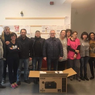Tovo, una nuova fotocopiatrice per la Scuola dell’Infanzia donata dal gruppo "Pulp in Valmaremola"