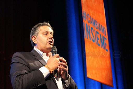 Roma: Teatro Brancaccio gremito per la convention del Presidente di Regione Liguria Giovanni Toti "L'Italia è cambiata e la nostra classe dirigente non se ne è accorta"