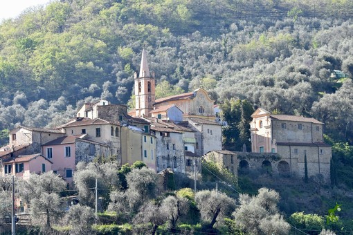 Liguria di Ponente: i borghi di Pietrabruna in festa